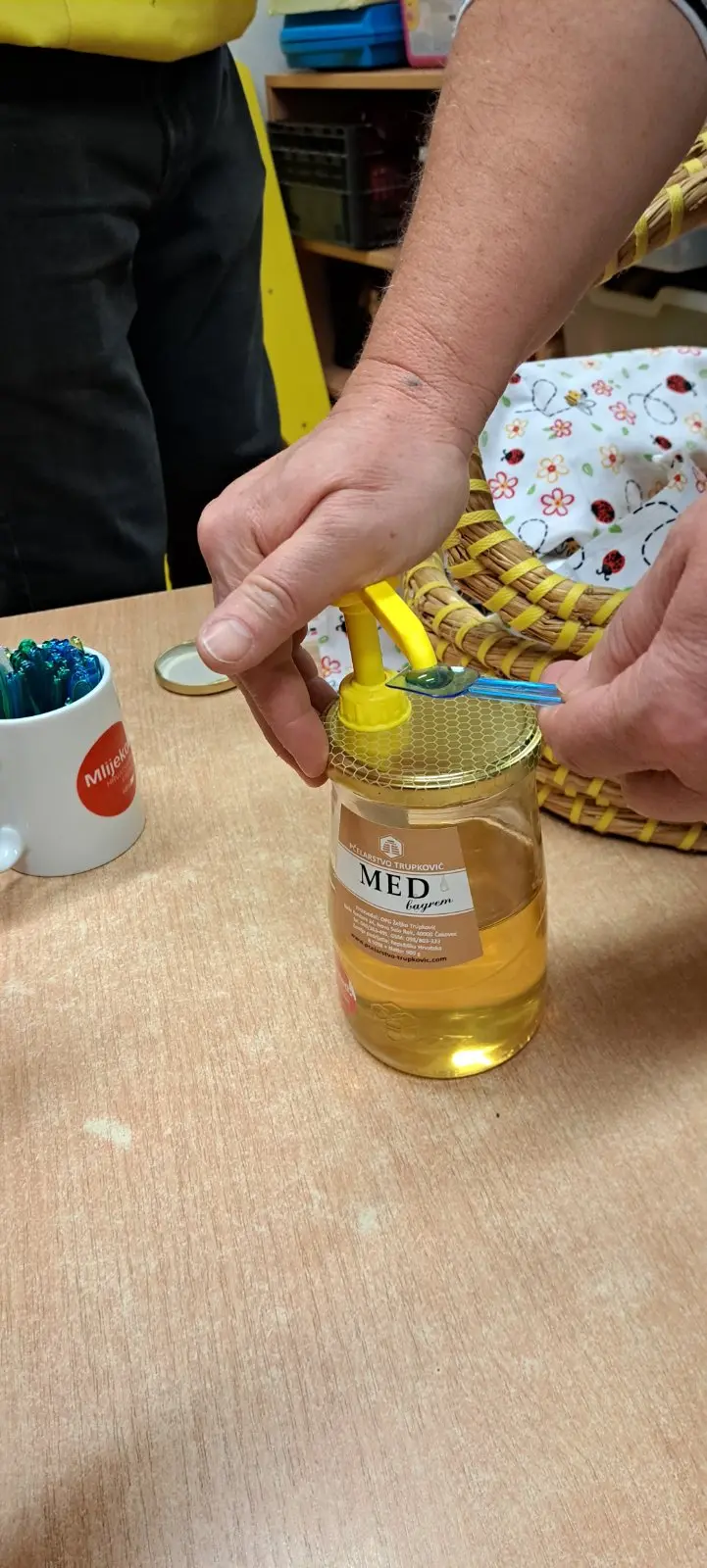 medni dan vrtić stonoga (12) medni dan vrtić stonoga (12)