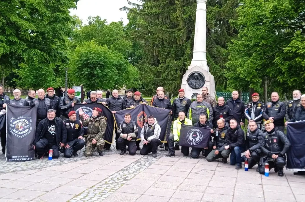 motoristi-moto-kluba-4.gardijske-brigade-Split-odali-pocast-poginulim-Medimurskim-braniteljima-18