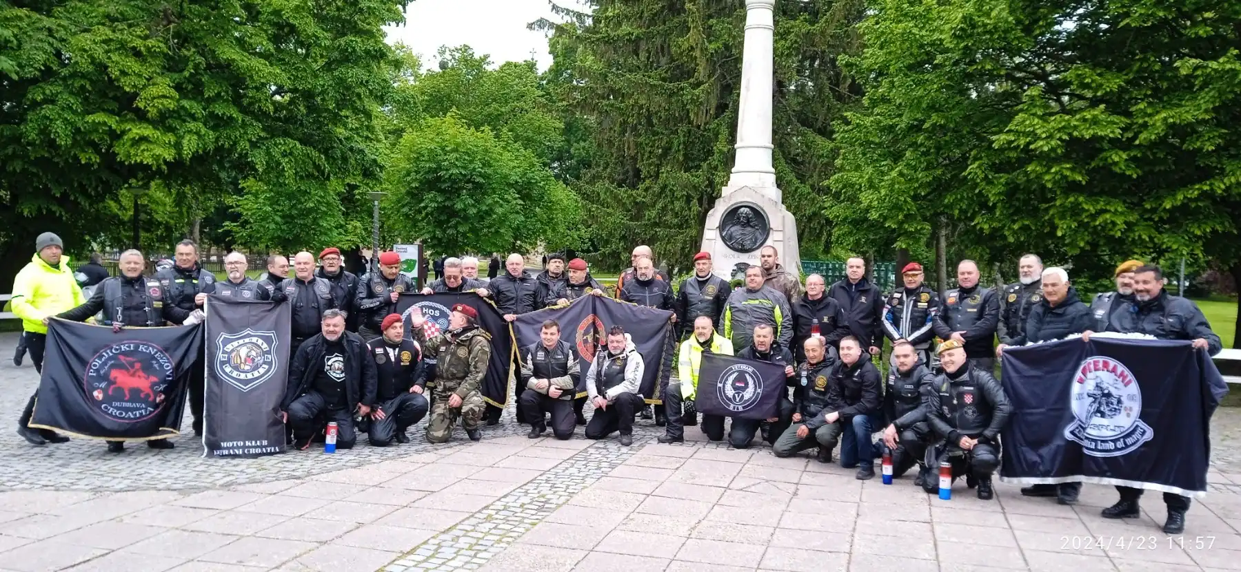 motoristi moto kluba 4.gardijske brigade Split odali počast poginulim Međimurskim braniteljima (18)
