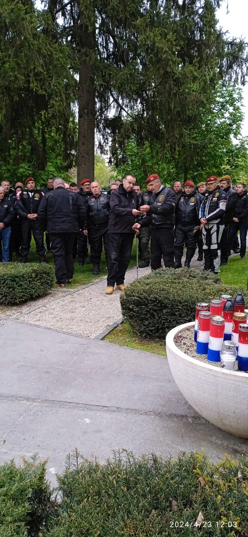 motoristi moto kluba 4.gardijske brigade Split odali počast poginulim Međimurskim braniteljima (6)