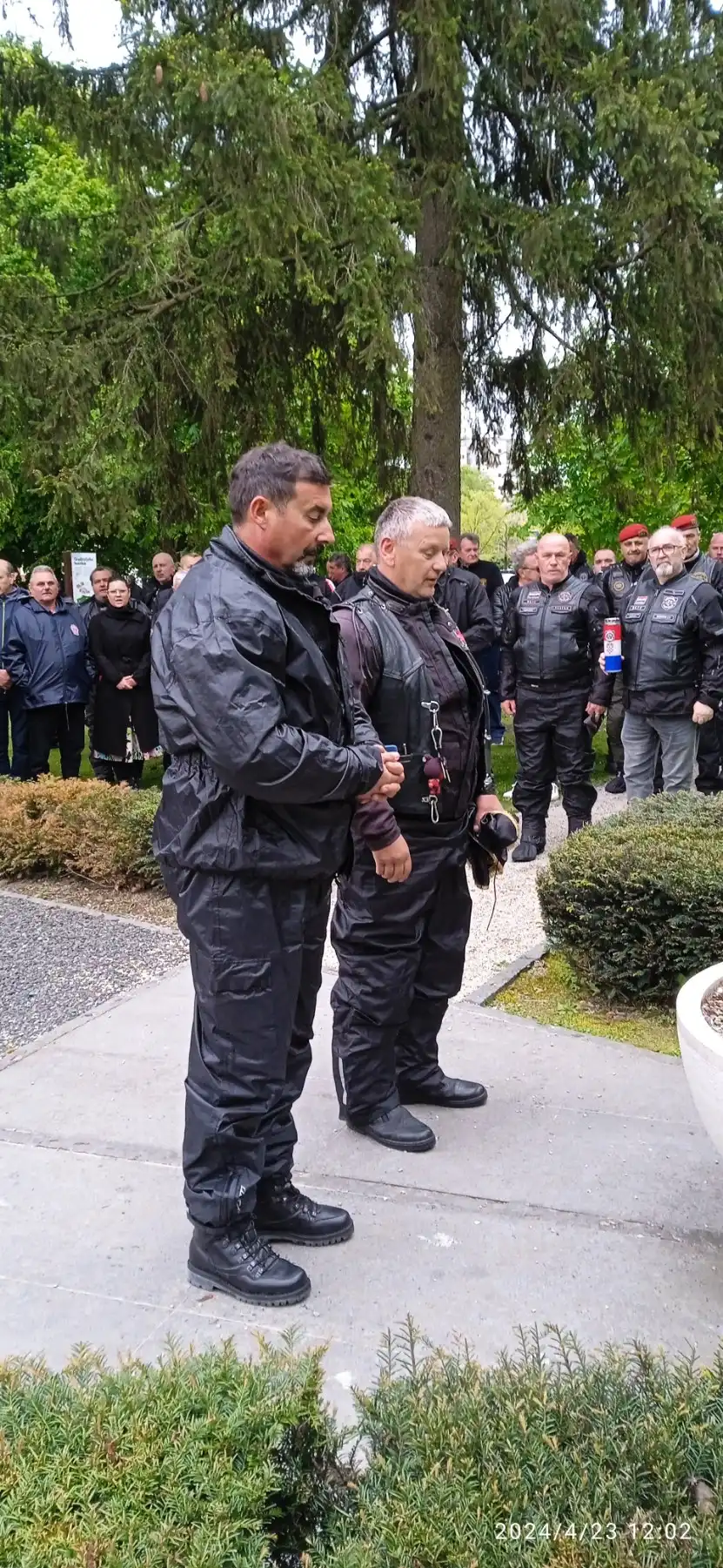 motoristi moto kluba 4.gardijske brigade Split odali počast poginulim Međimurskim braniteljima (9)