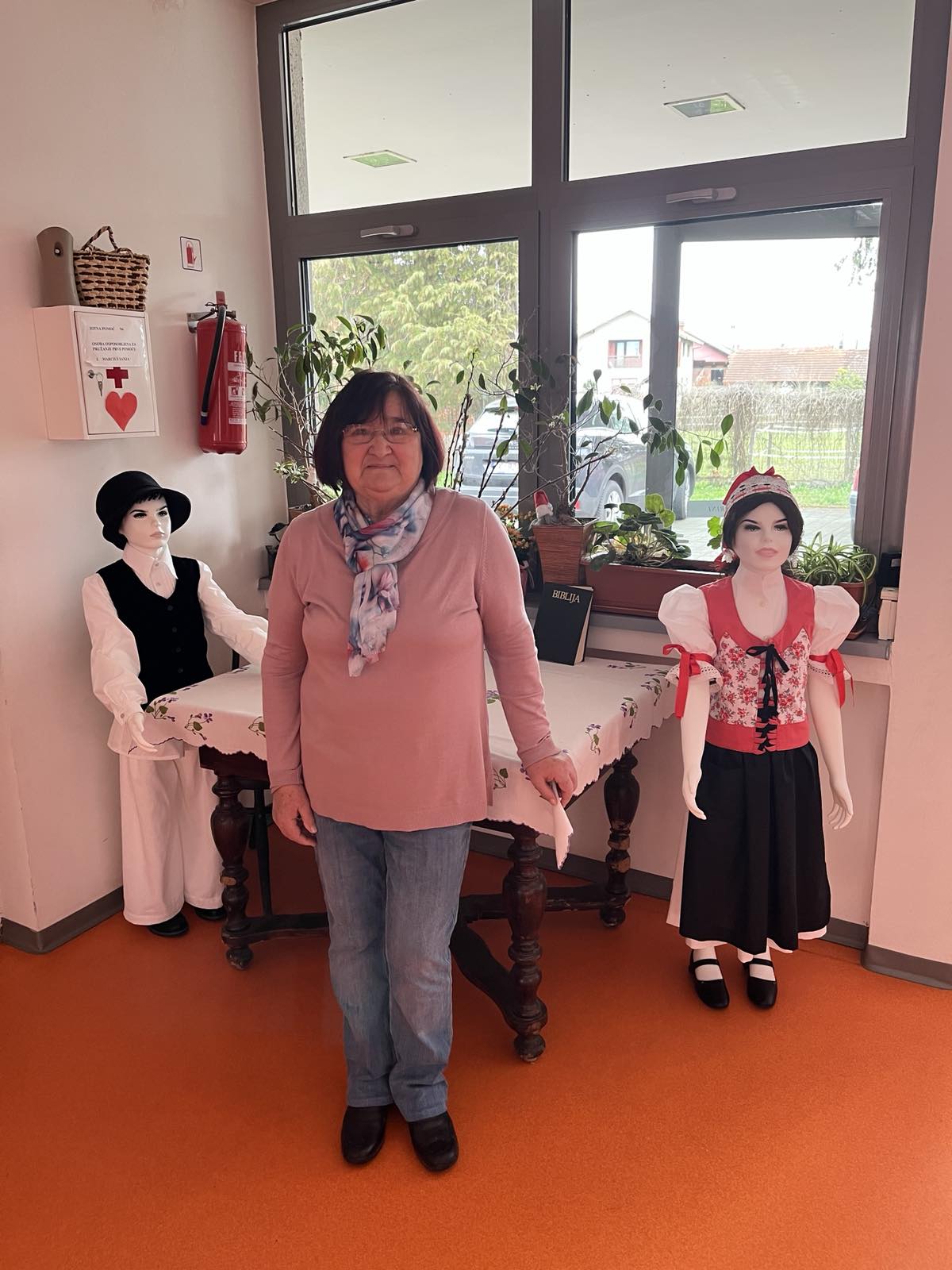 nadica puklavec (5) nadica puklavec (5)