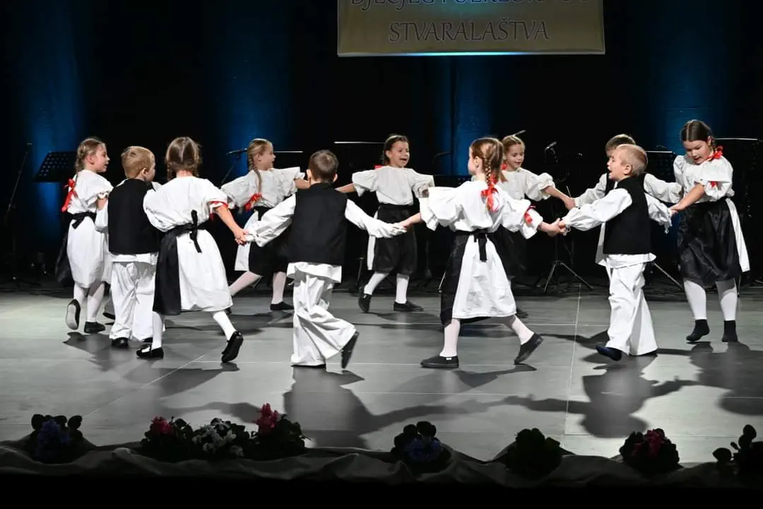 nastup ‘Vrapčića’ na 22. Smotri dječjeg folklornog stvaralaštva (1) nastup ‘Vrapčića’ na 22. Smotri dječjeg folklornog stvaralaštva (1)