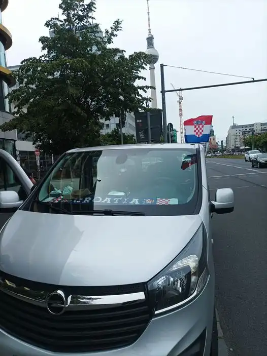 navijači (3) navijači (3)