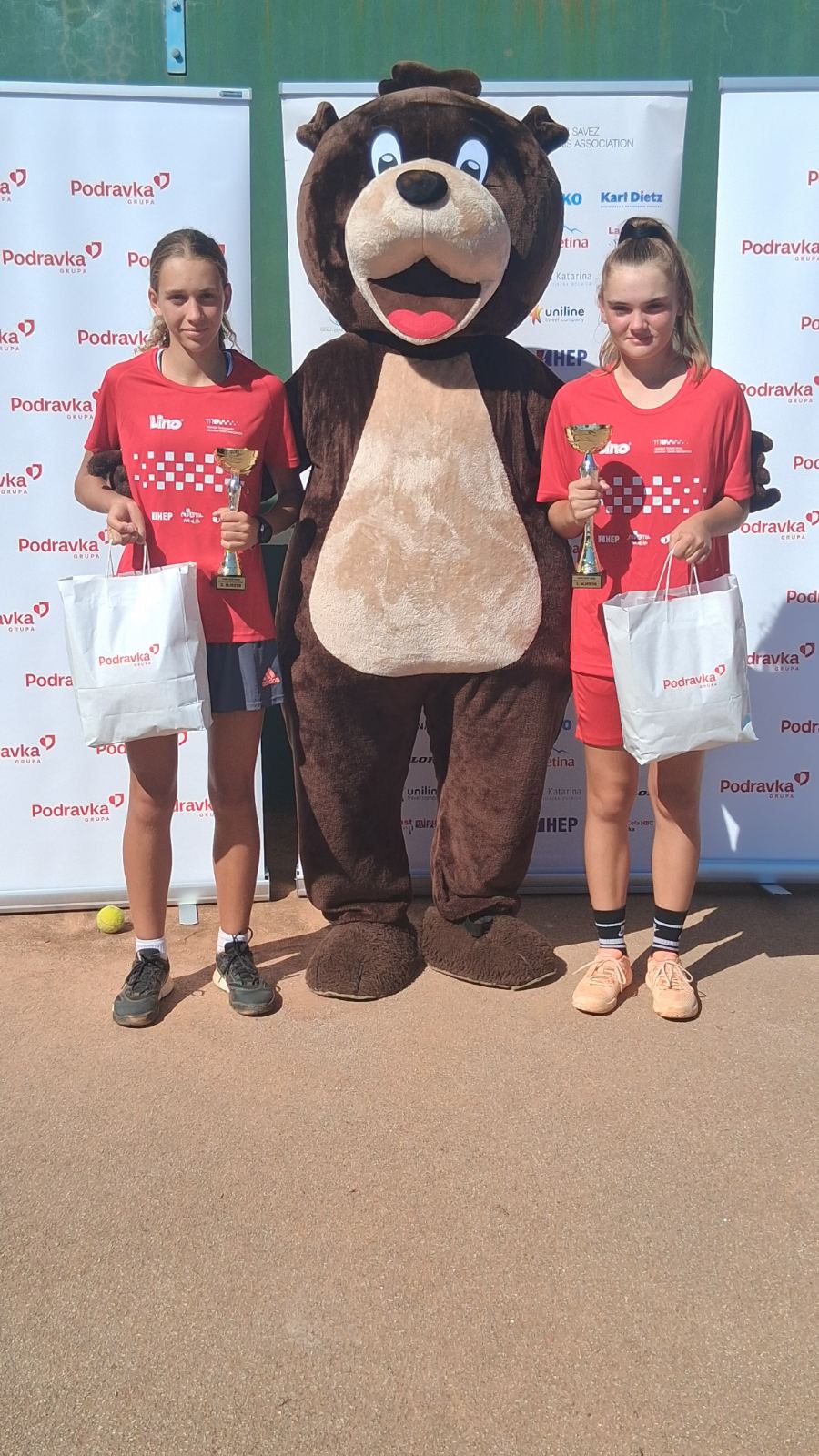 nela malner (2) nela malner (2)