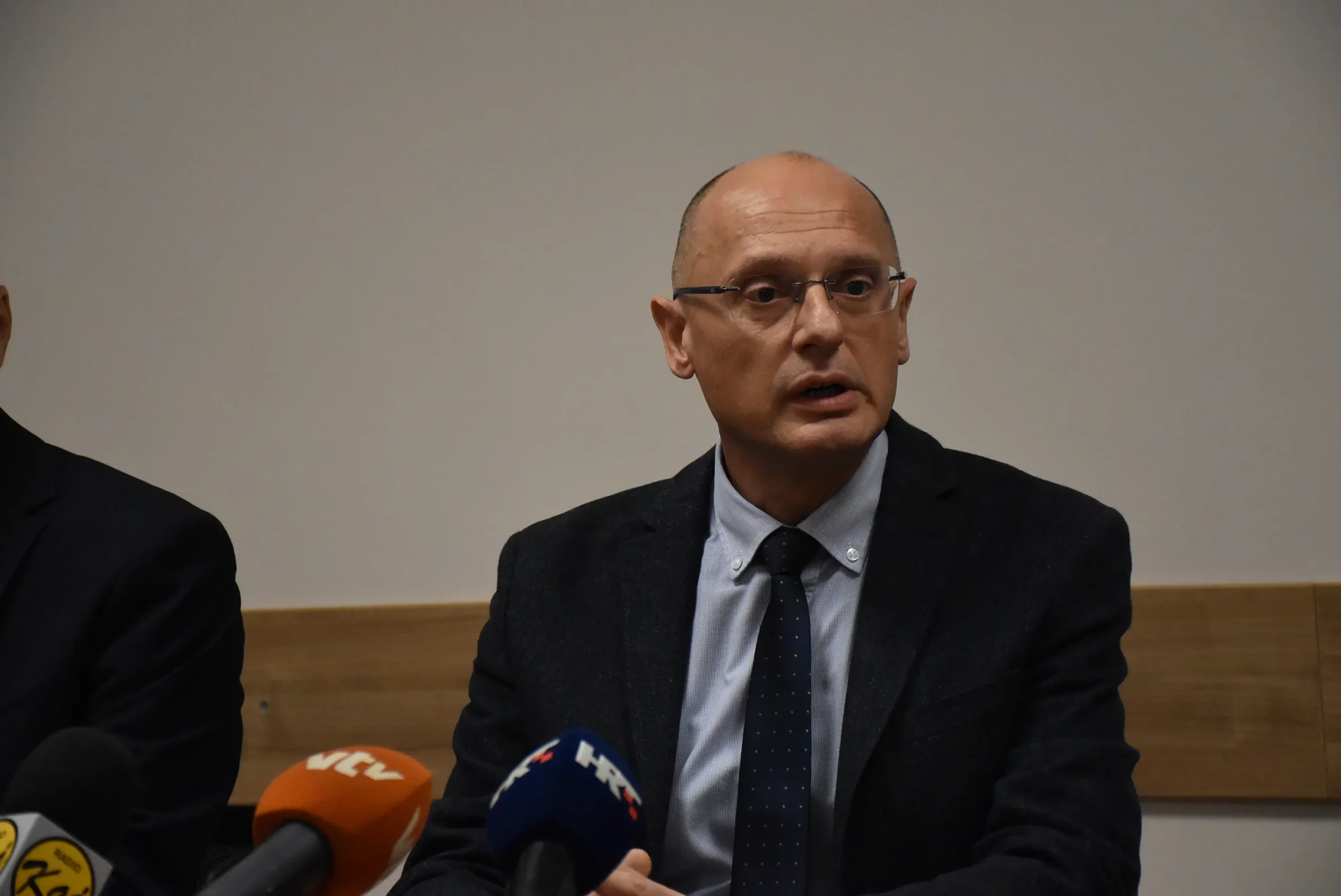 nikola hren nikola hren