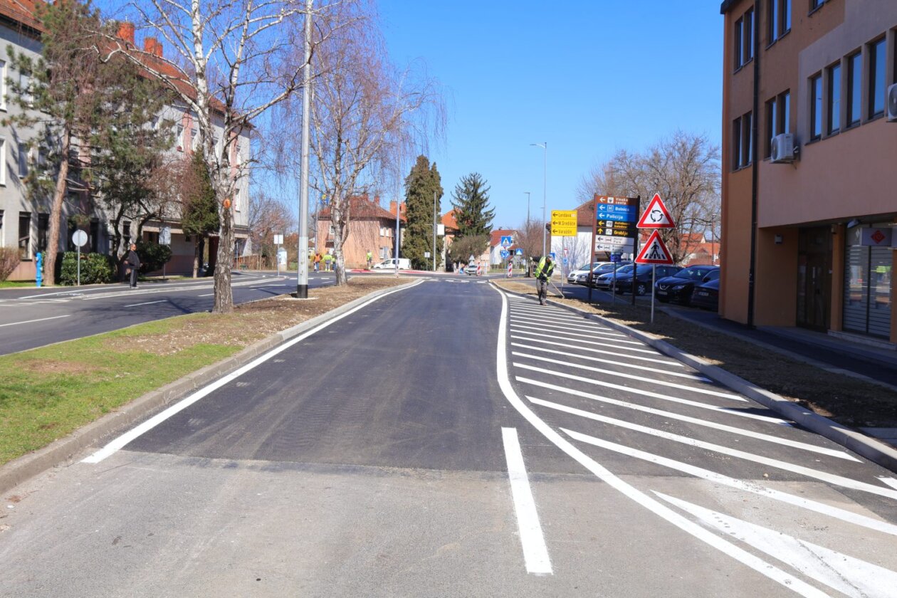 novo kružno raskrižje na križanju Ulice Tome Masaryka i Ivama Mažuranića u Čakovcu (10) novo kružno raskrižje na križanju Ulice Tome Masaryka i Ivama Mažuranića u Čakovcu (10)