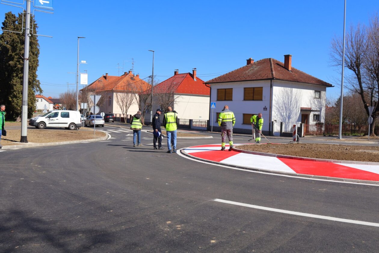novo kružno raskrižje na križanju Ulice Tome Masaryka i Ivama Mažuranića u Čakovcu (17) novo kružno raskrižje na križanju Ulice Tome Masaryka i Ivama Mažuranića u Čakovcu (17)