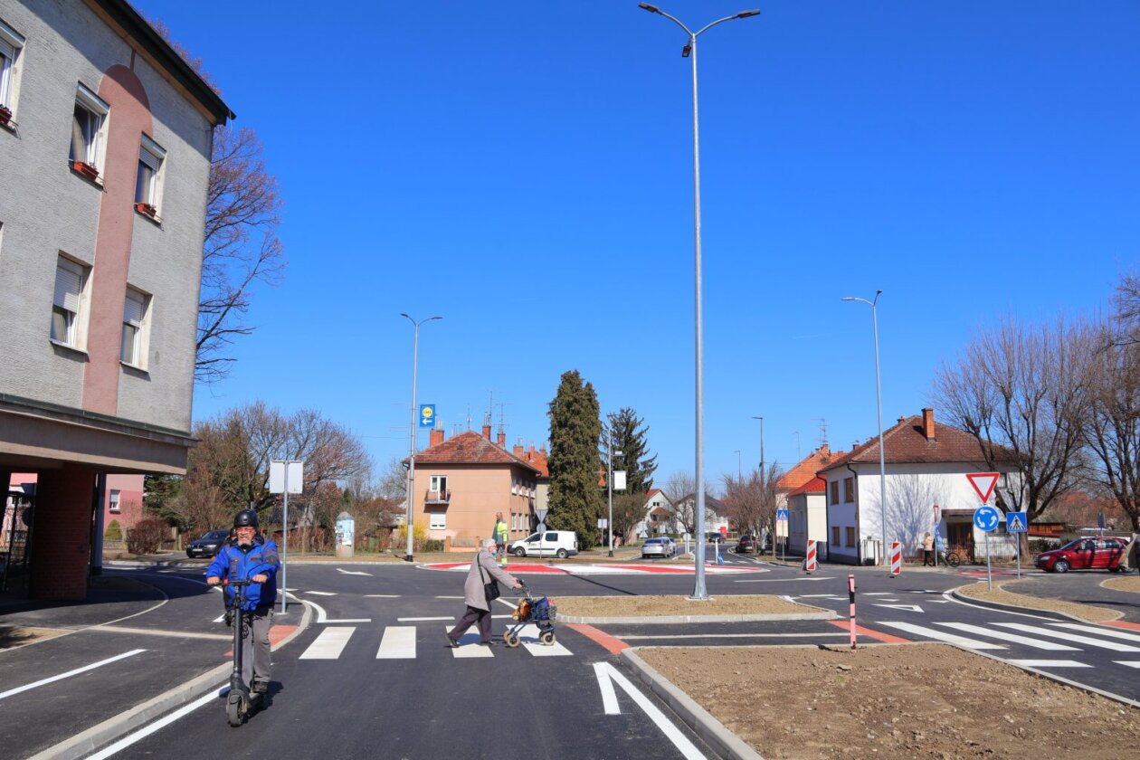 novo kružno raskrižje na križanju Ulice Tome Masaryka i Ivama Mažuranića u Čakovcu (22) novo kružno raskrižje na križanju Ulice Tome Masaryka i Ivama Mažuranića u Čakovcu (22)