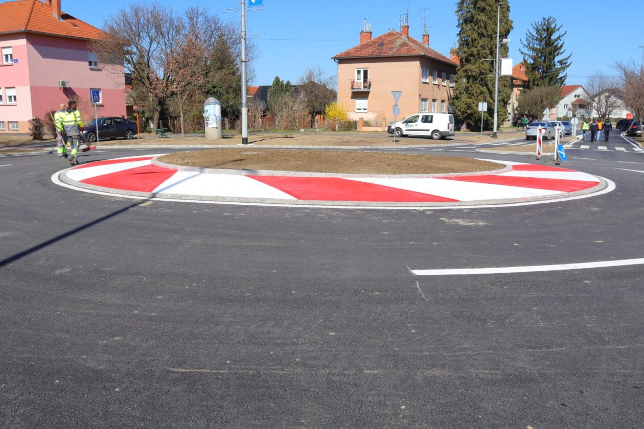 novo kružno raskrižje na križanju Ulice Tome Masaryka i Ivama Mažuranića u Čakovcu (26) novo kružno raskrižje na križanju Ulice Tome Masaryka i Ivama Mažuranića u Čakovcu (26)