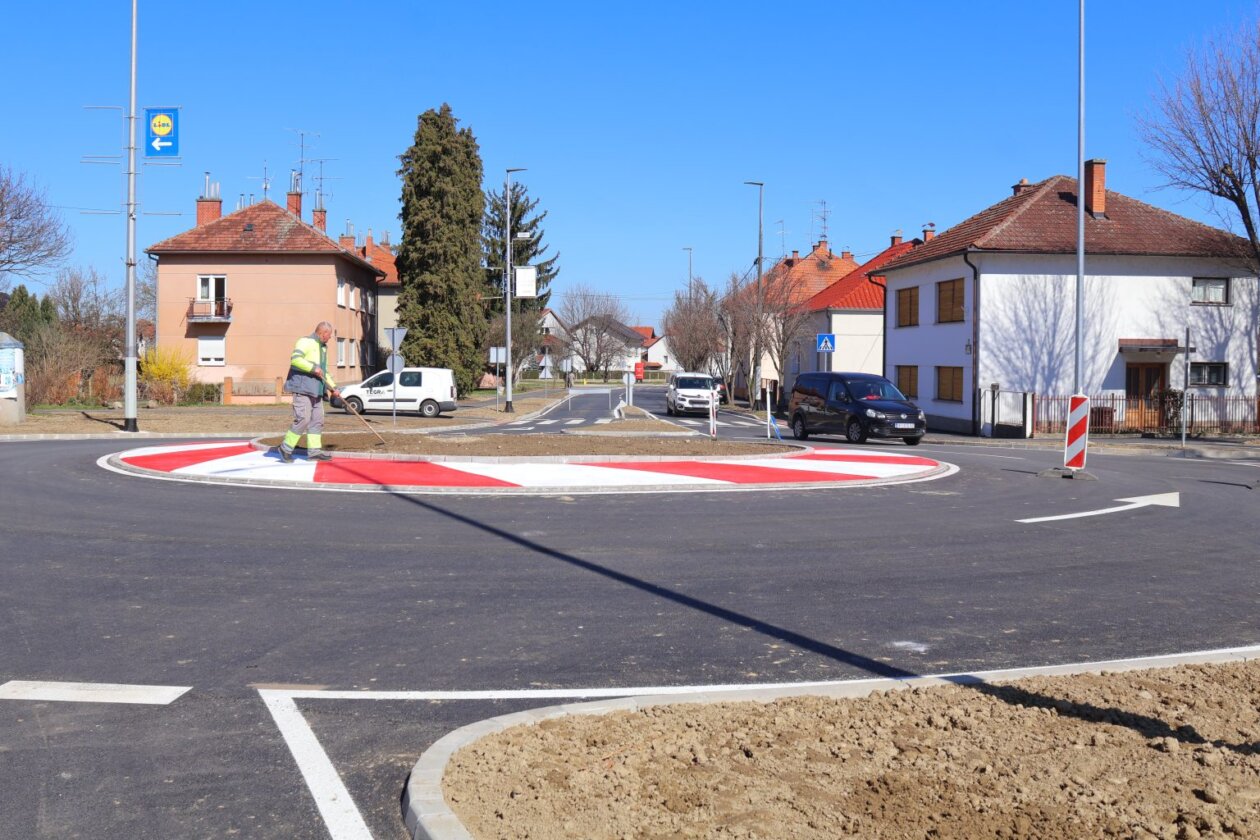 novo kružno raskrižje na križanju Ulice Tome Masaryka i Ivama Mažuranića u Čakovcu (6) novo kružno raskrižje na križanju Ulice Tome Masaryka i Ivama Mažuranića u Čakovcu (6)