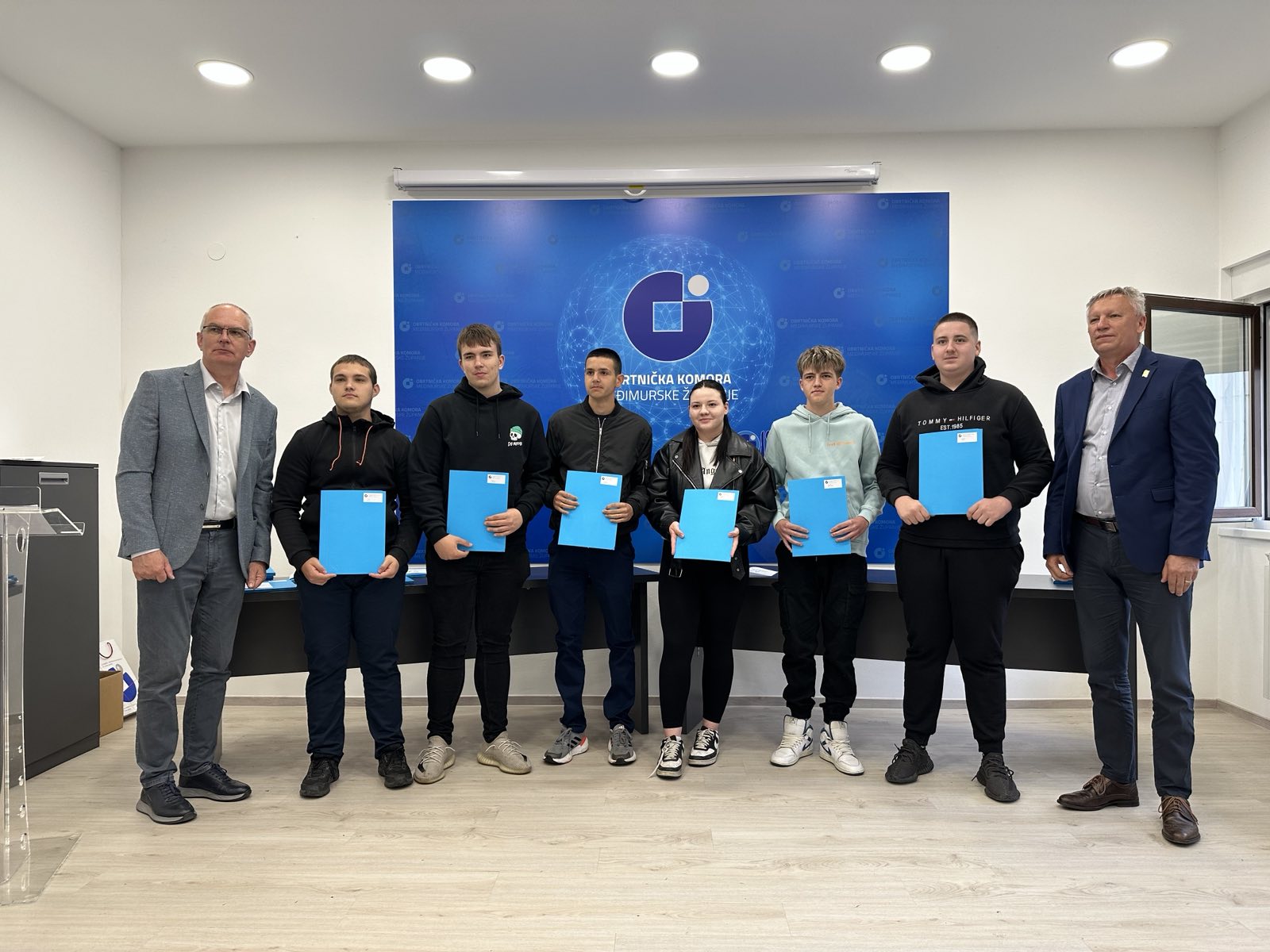 SV. MARTIN NA MURI Šestorici učenika s područja Općine uručeni ugovori o stipendiranju