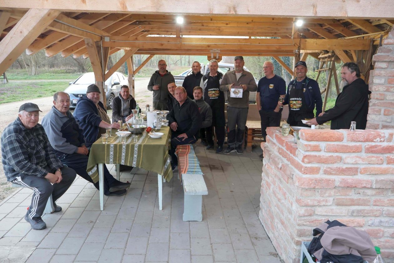 odrivaci pondelka (8) odrivaci pondelka (8)