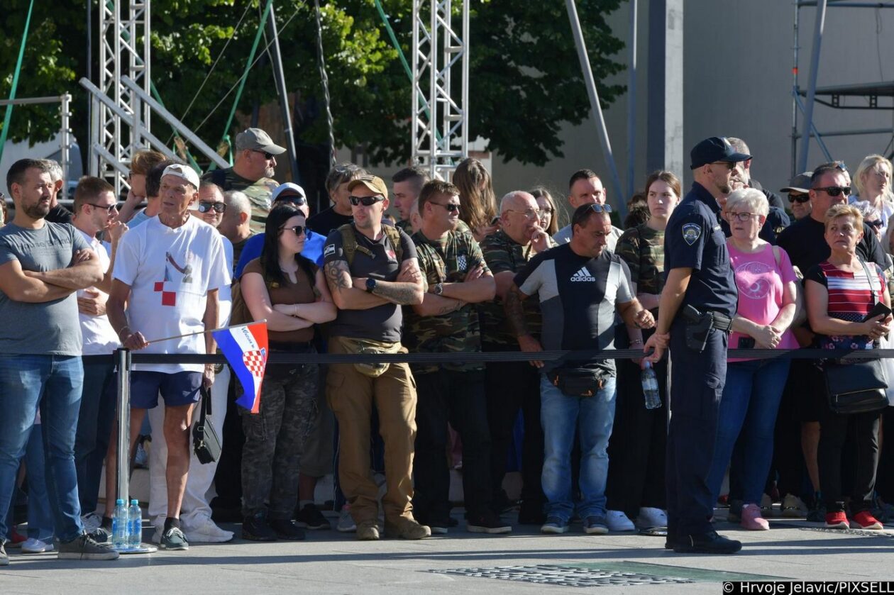 Knin: Dravni vrh na polaganju vijenaca na spomenik Oluja 95