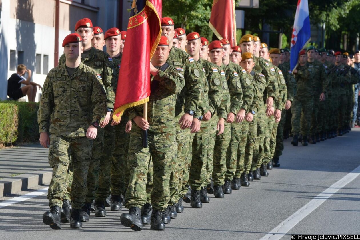 Knin: Dravni vrh na polaganju vijenaca na spomenik Oluja 95