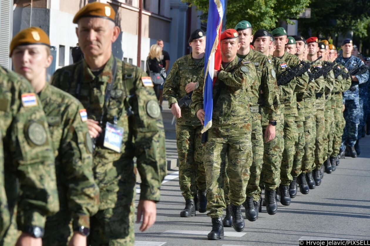 Knin: Dravni vrh na polaganju vijenaca na spomenik Oluja 95