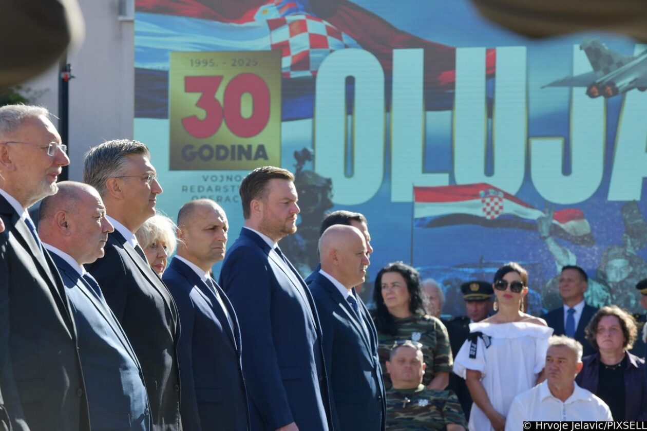 Knin: Dravni vrh na polaganju vijenaca na spomenik Oluja 95