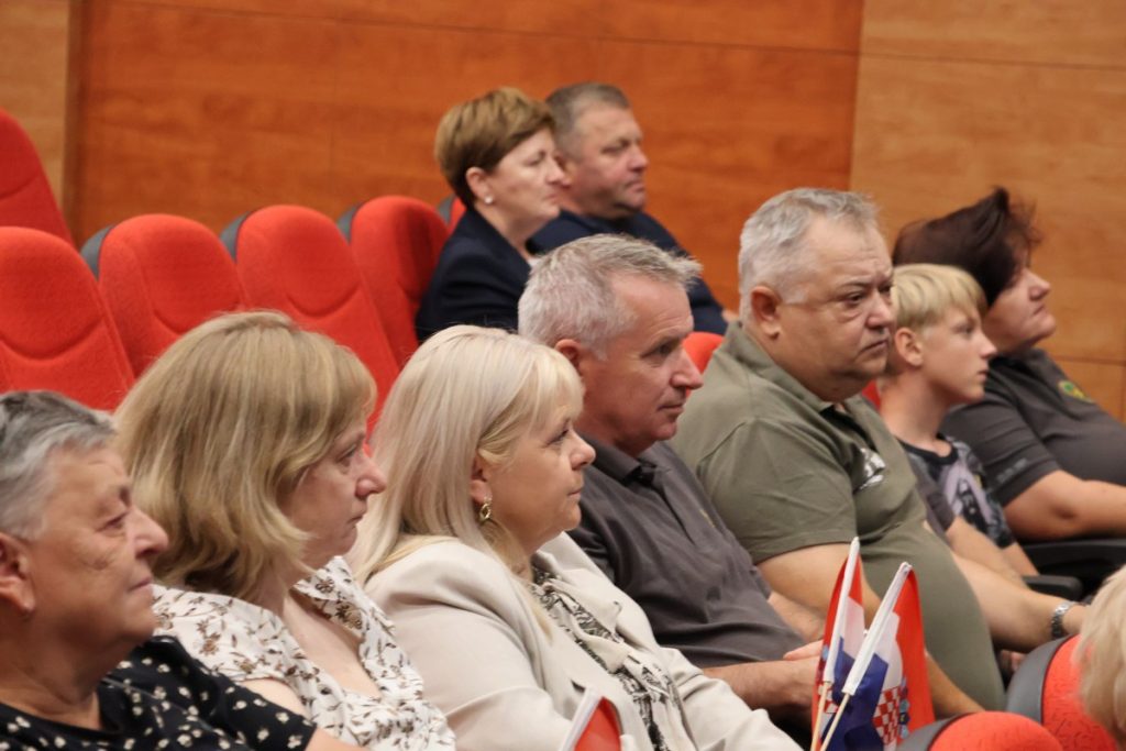 oluja,mala subotica (11) oluja,mala subotica (11)