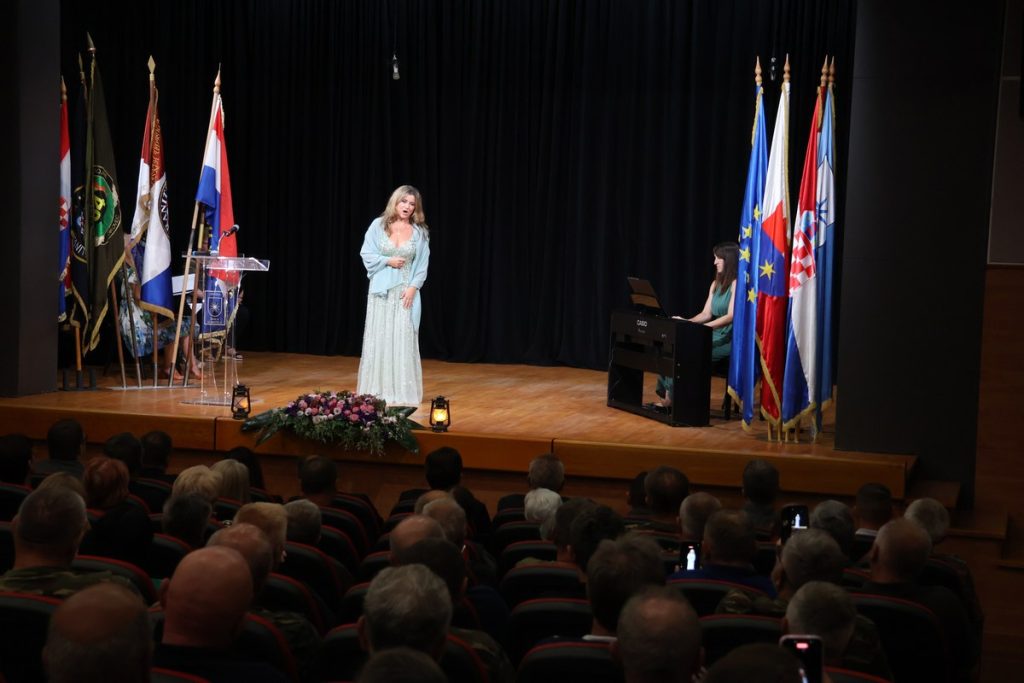 oluja,mala subotica (25) oluja,mala subotica (25)