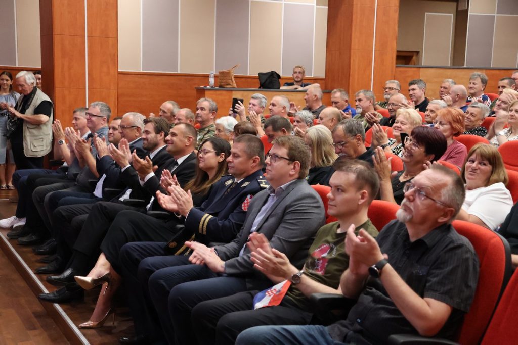 oluja,mala subotica (32) oluja,mala subotica (32)