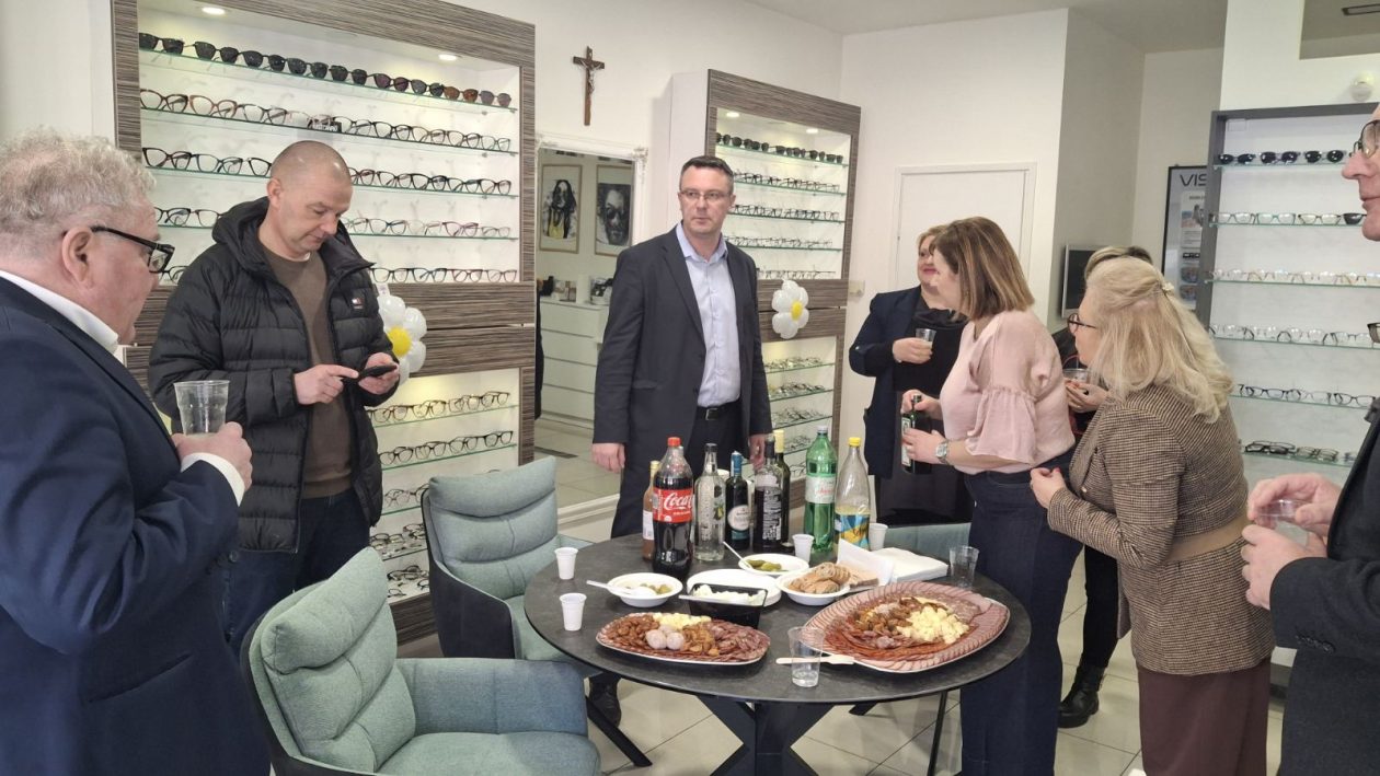 optika specto prelog (20)