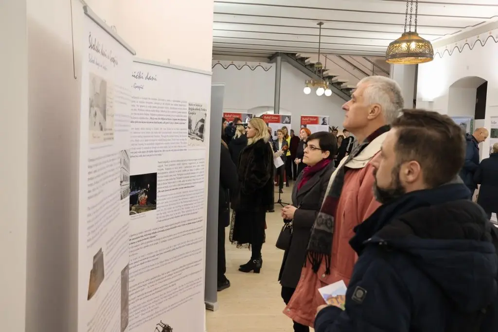 otvorena izložba steiner tesla (13) otvorena izložba steiner tesla (13)