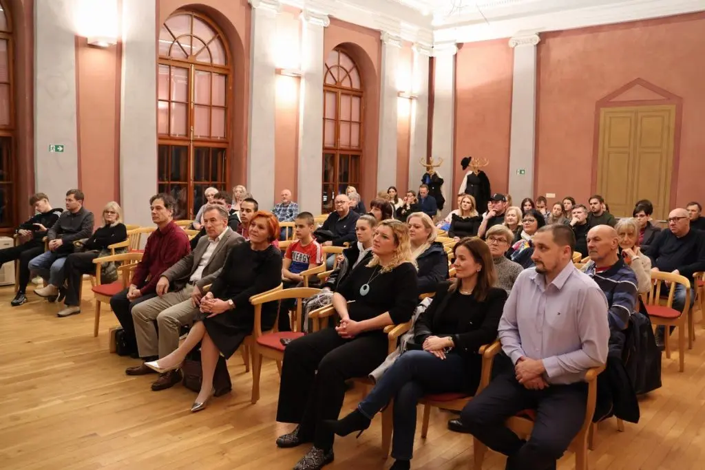 otvorena izložba steiner tesla (20) otvorena izložba steiner tesla (20)