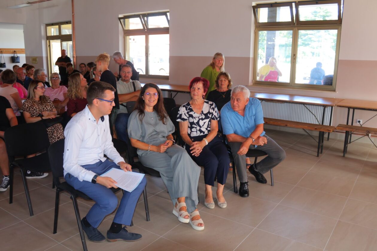 otvorenje društvenog doma Štefanec (7) otvorenje društvenog doma Štefanec (7)