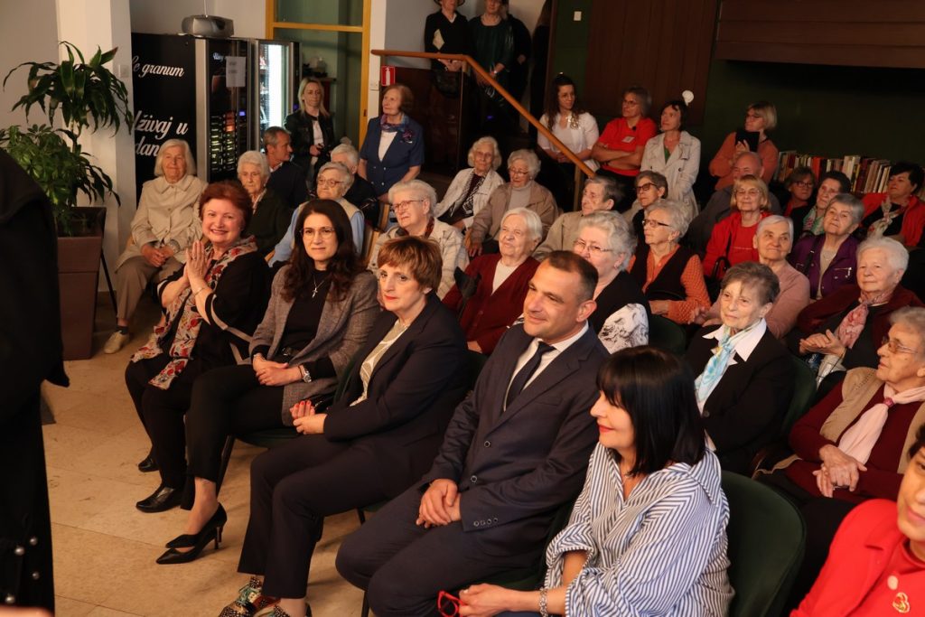 park,dom za starije i nemoćne čakovec (37)