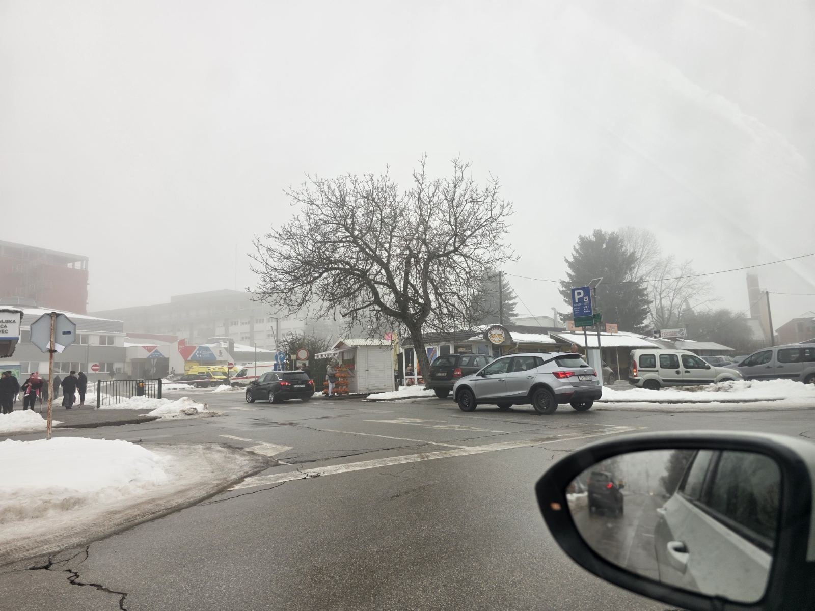 parkiralište bolnica snijeg gužva (1)