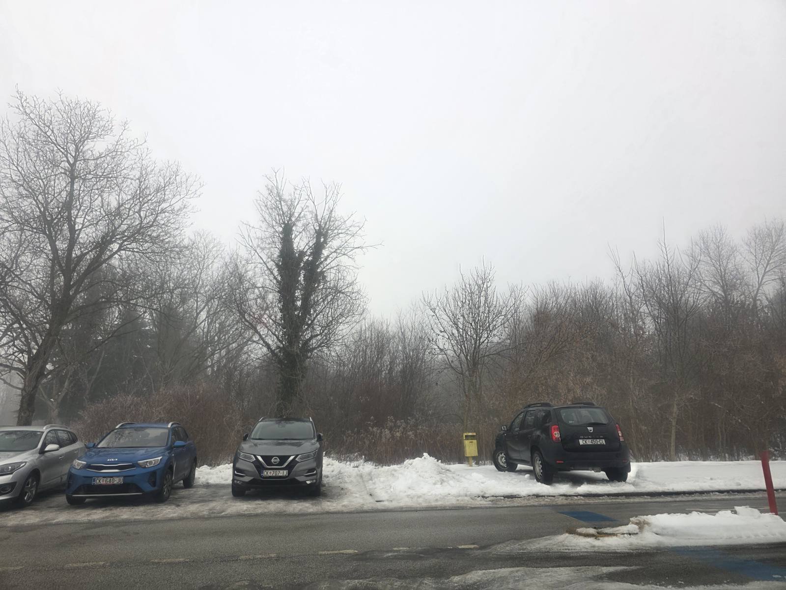 parkiralište bolnica snijeg gužva (14)