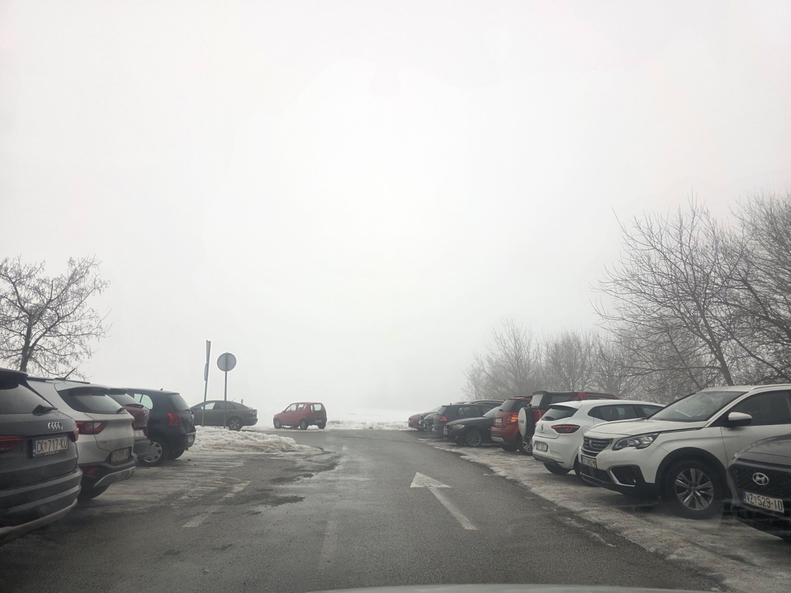 parkiralište bolnica snijeg gužva (16)