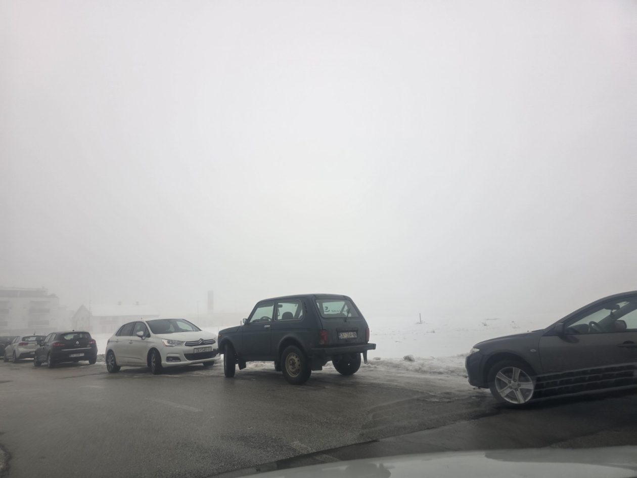 parkiralište bolnica snijeg gužva (18) parkiralište bolnica snijeg gužva (18)