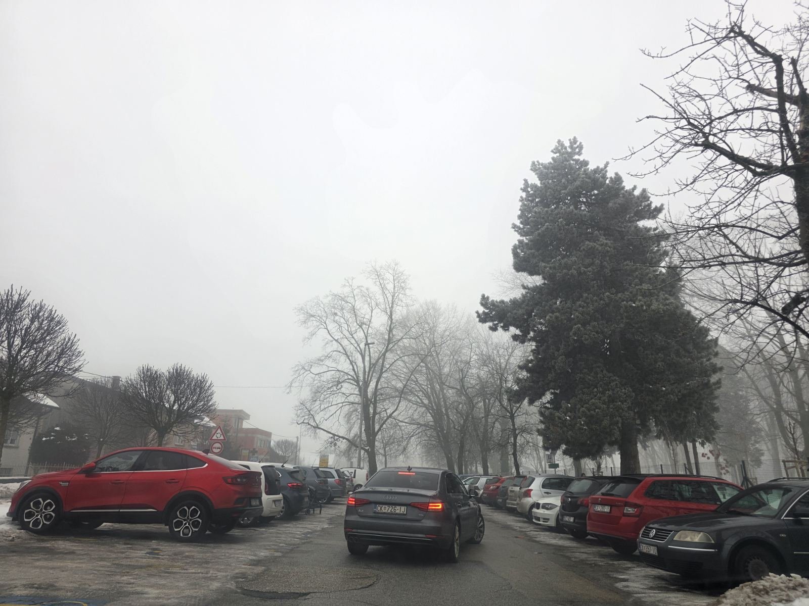 parkiralište bolnica snijeg gužva (2)