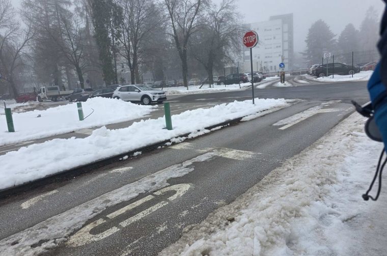 parkiralište bolnica snijeg gužva (21)