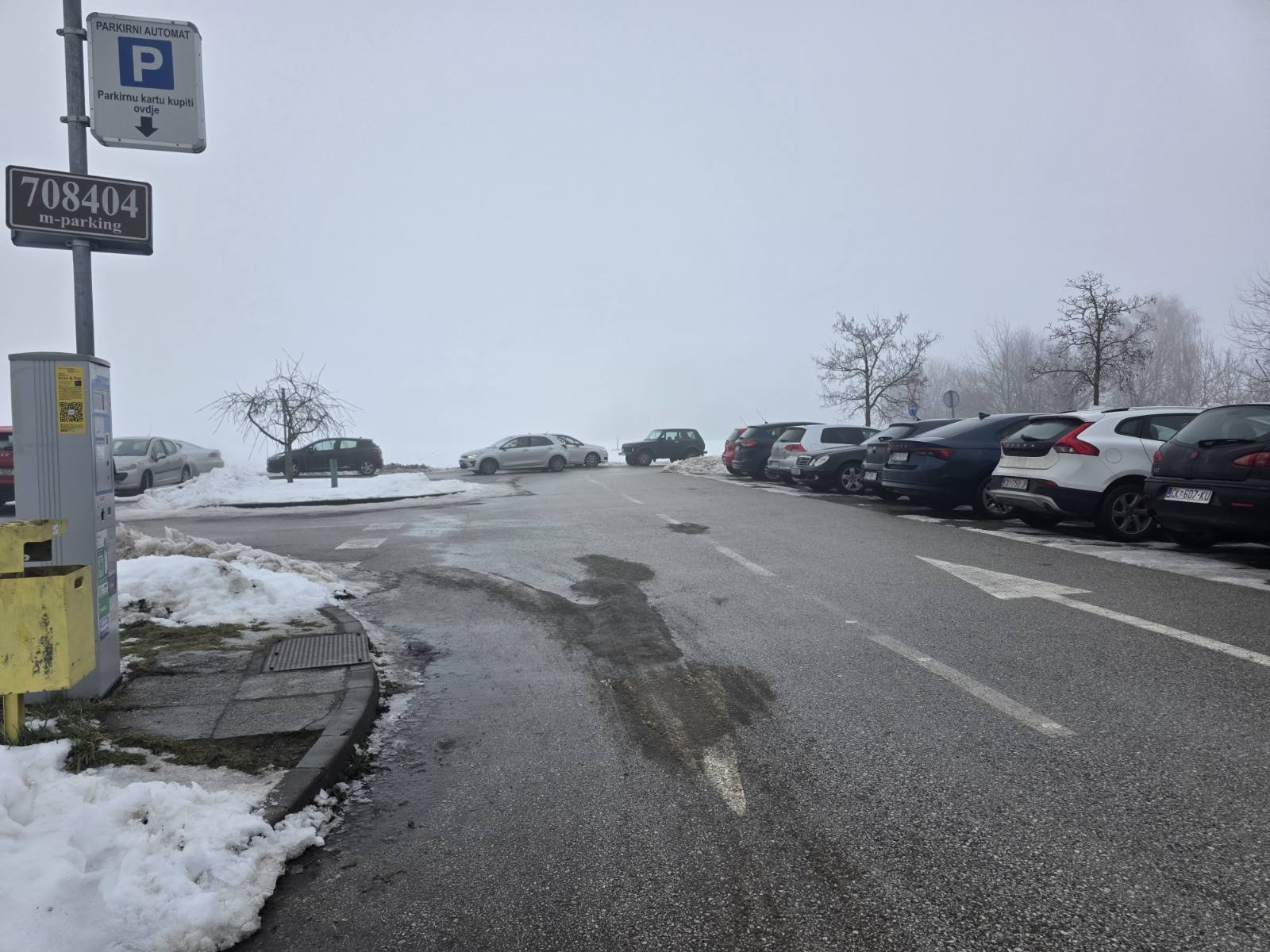 parkiralište bolnica snijeg gužva (23)