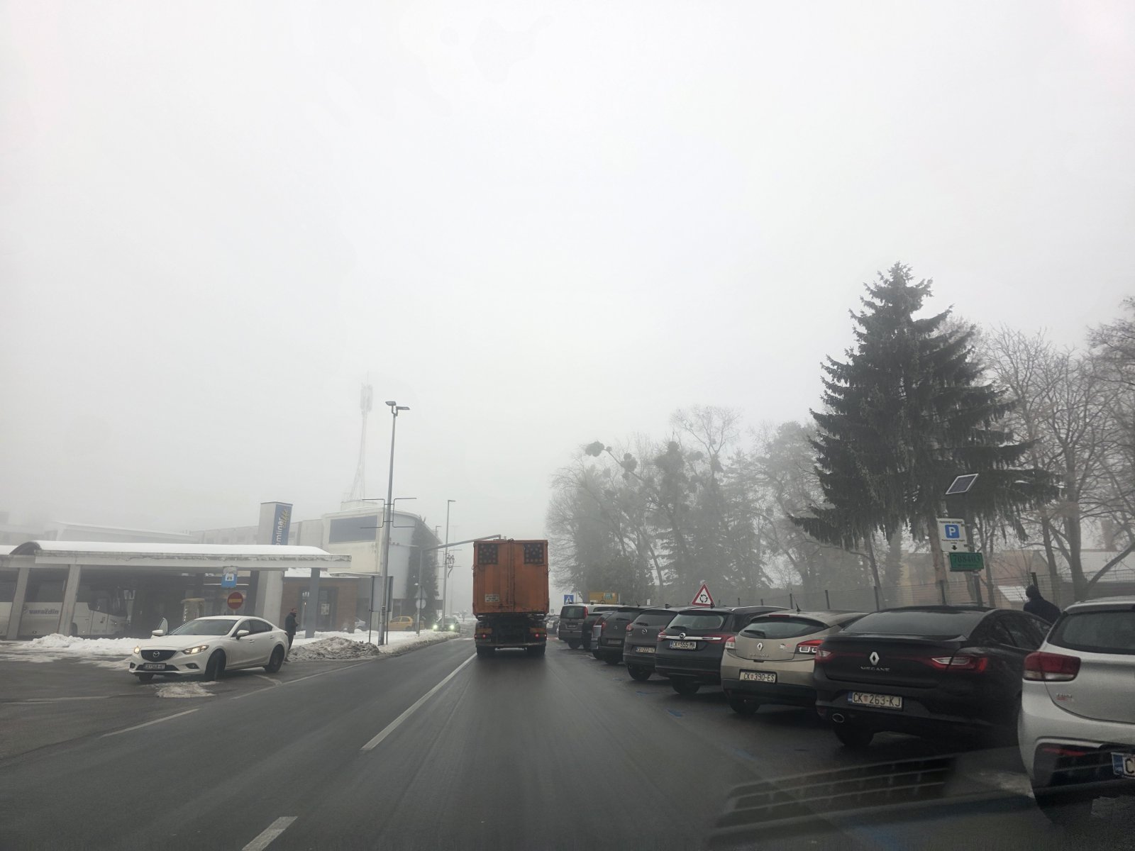 parkiralište bolnica snijeg gužva (26)