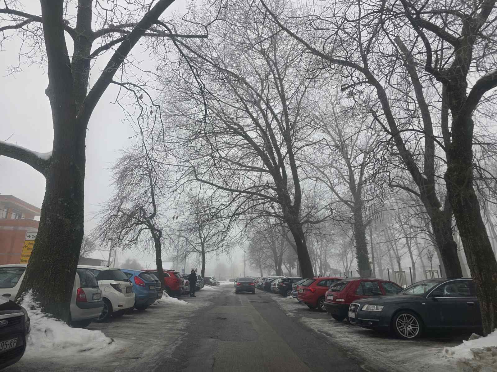 parkiralište bolnica snijeg gužva (5)