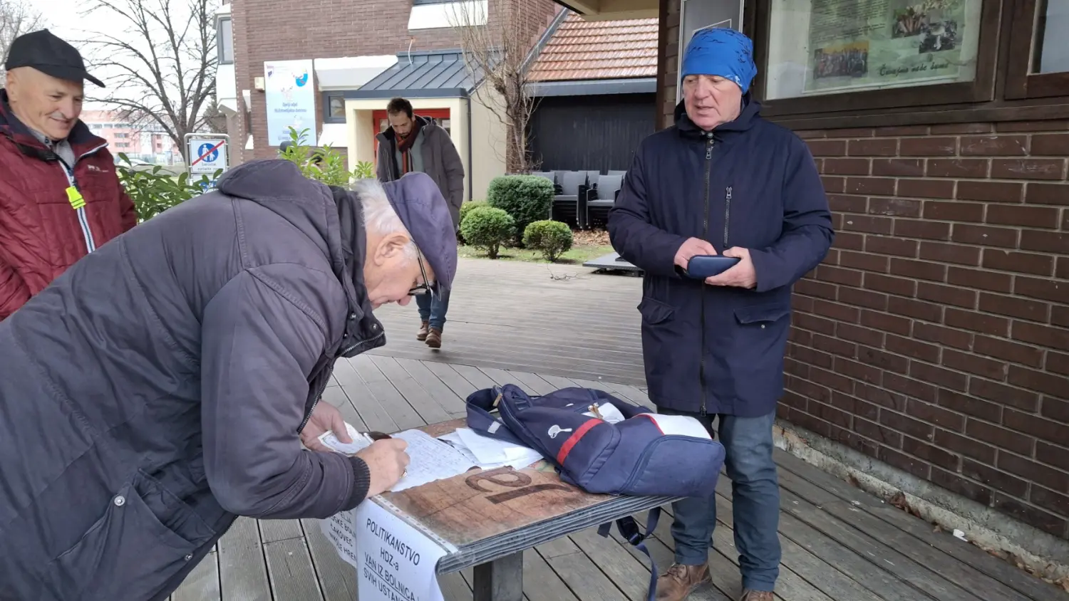 peticija bolnica 8-2-2025 (15) peticija bolnica 8-2-2025 (15)