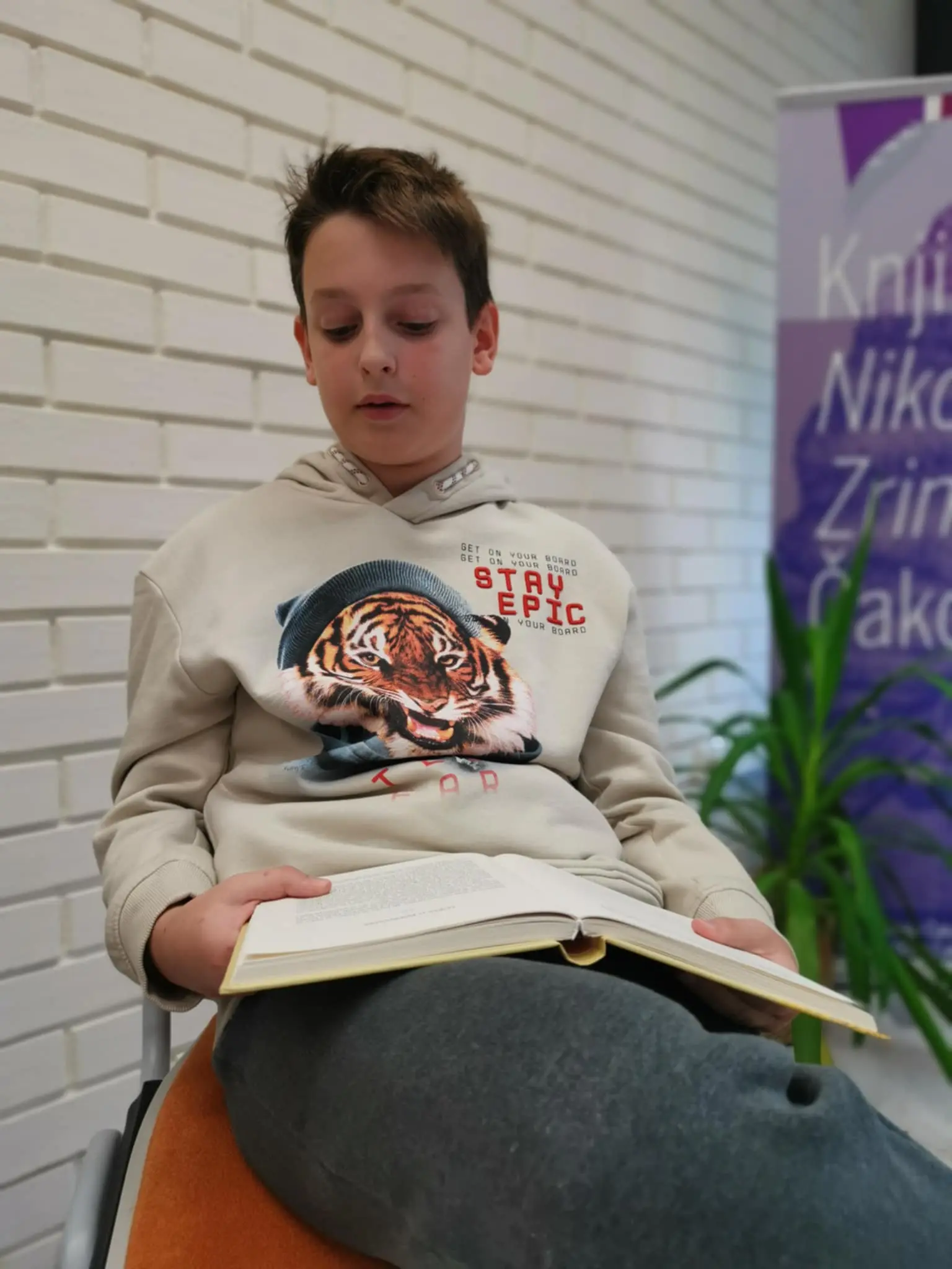 petrana sabolek u knjižnici (5)