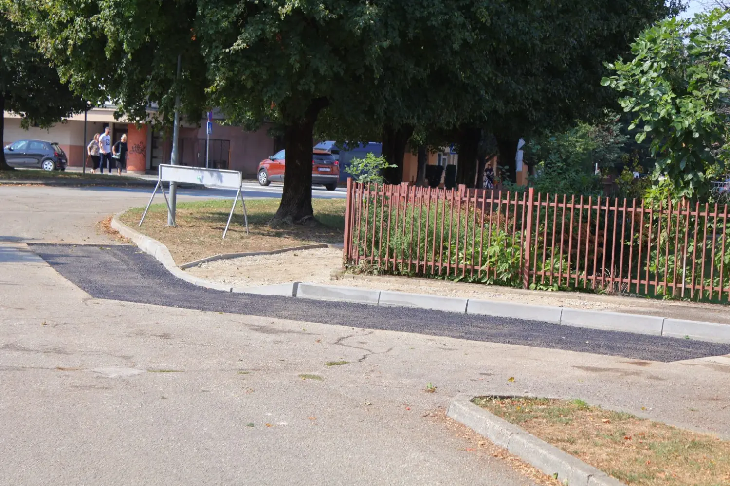 pješačka staza I. osnovna škola (6) pješačka staza I. osnovna škola (6)