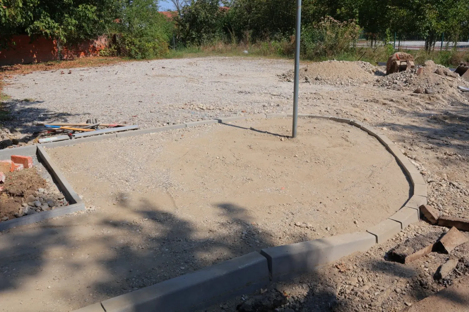 pješačka staza I. osnovna škola (9) pješačka staza I. osnovna škola (9)