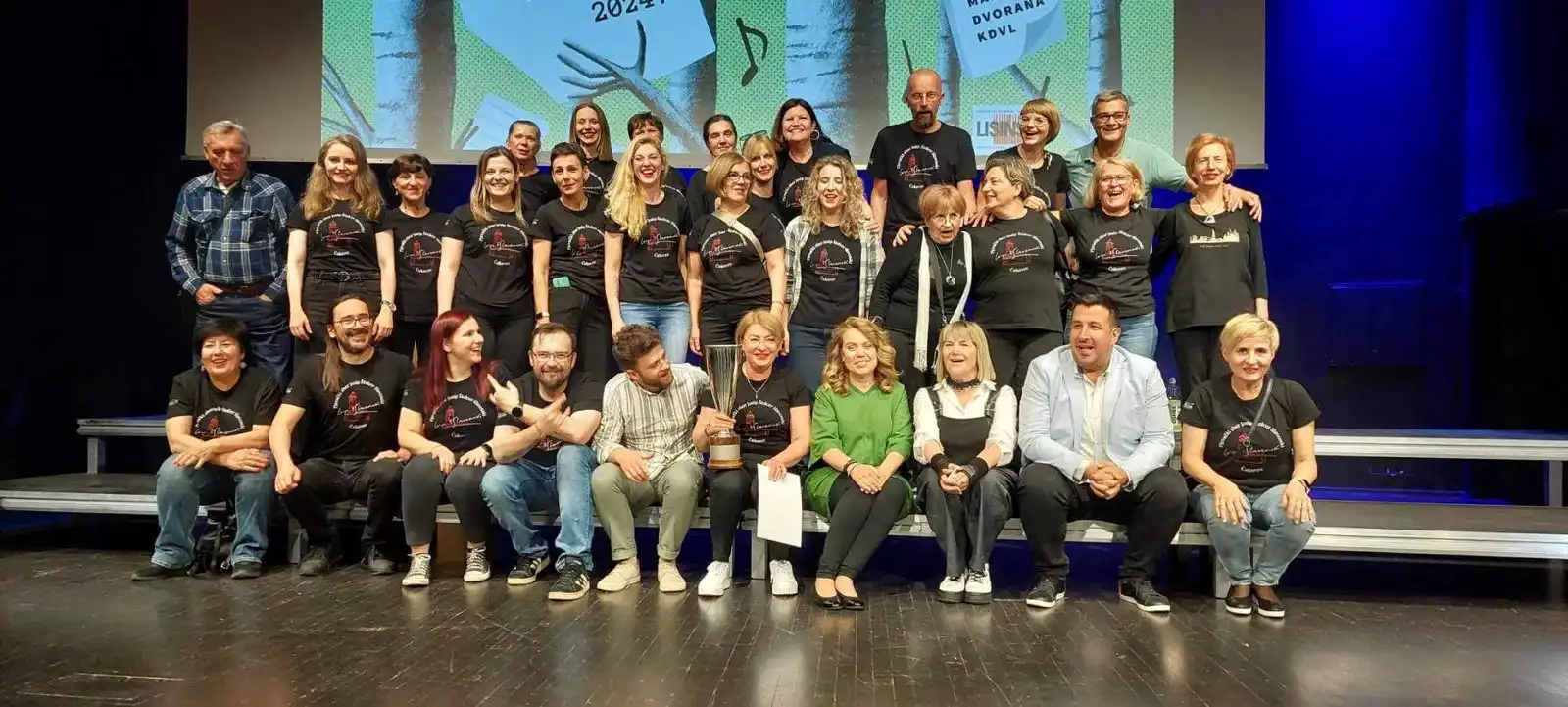 pjevački zbor josip štolcer slavenski (3) pjevački zbor josip štolcer slavenski (3)