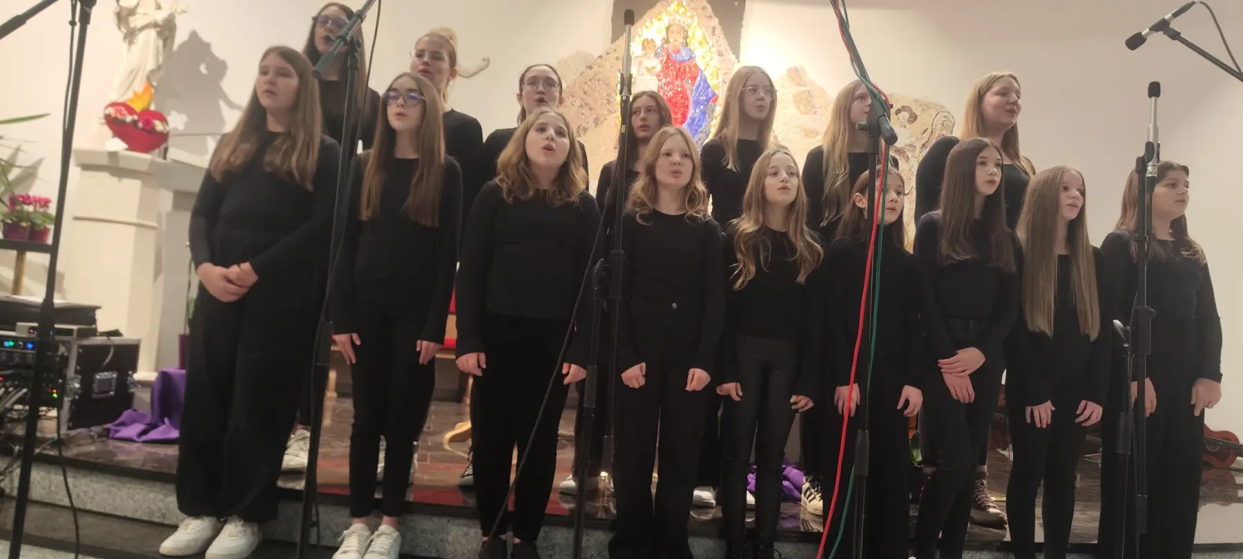 pjevački zbor strahoninec (1)