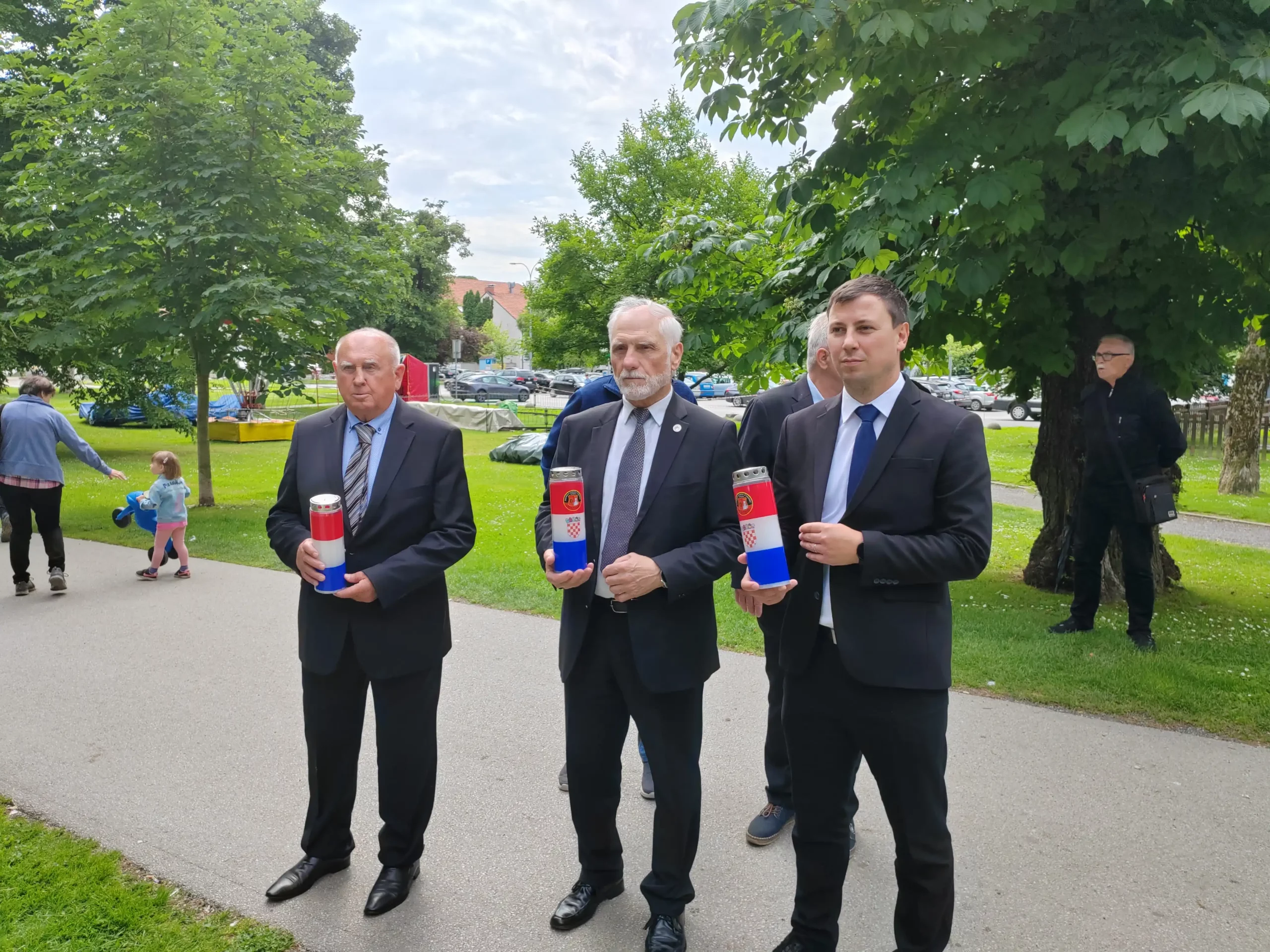 počast braniteljima (1) počast braniteljima (1)