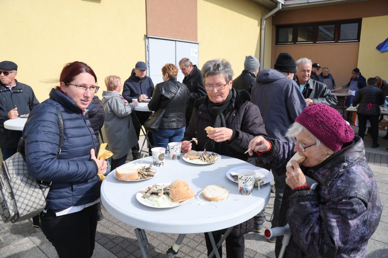 podjela ribica Mala Subotica 2026 (21) podjela ribica Mala Subotica 2026 (21)
