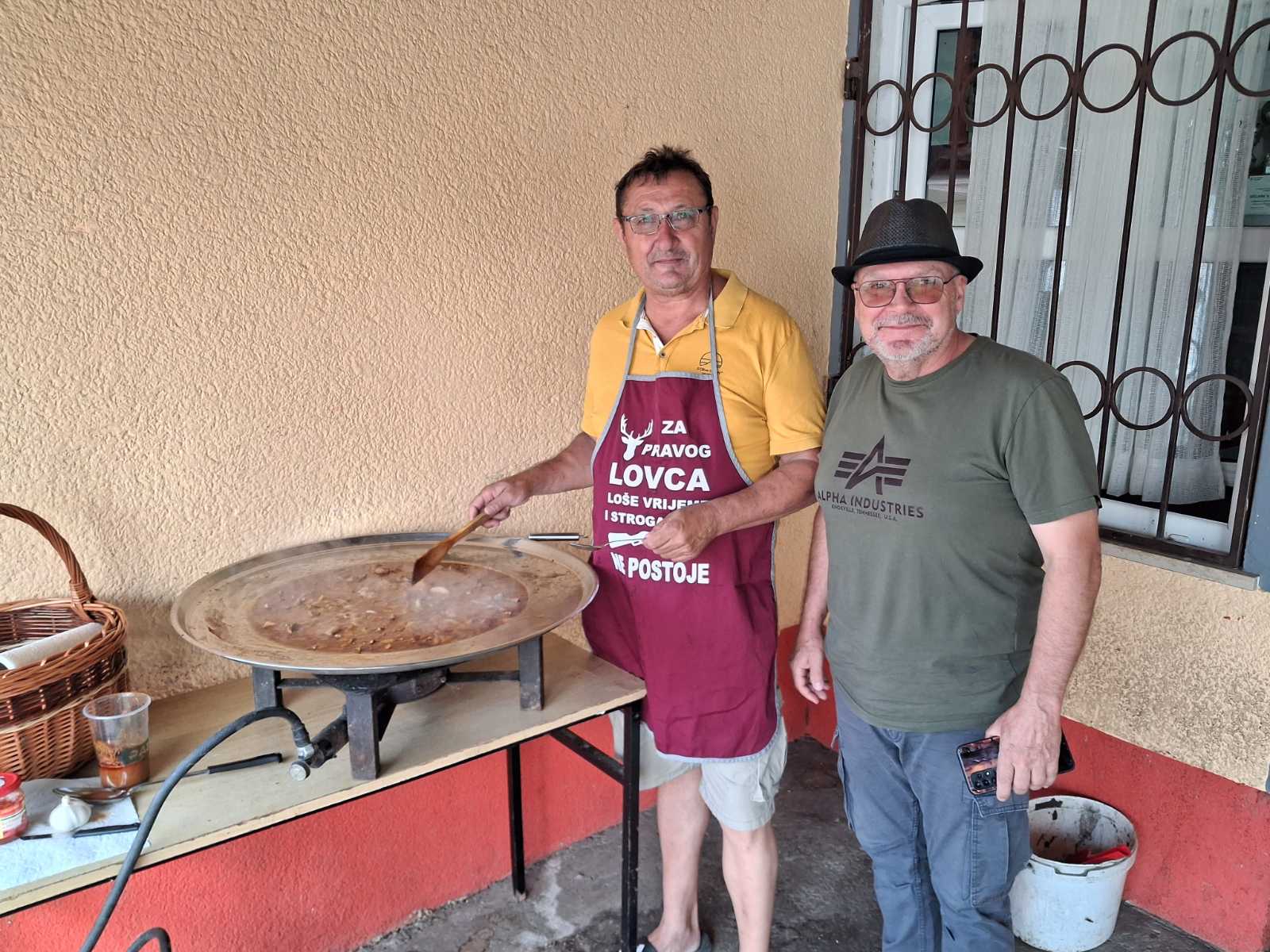 podturen, bik na ražnju (4) podturen, bik na ražnju (4)