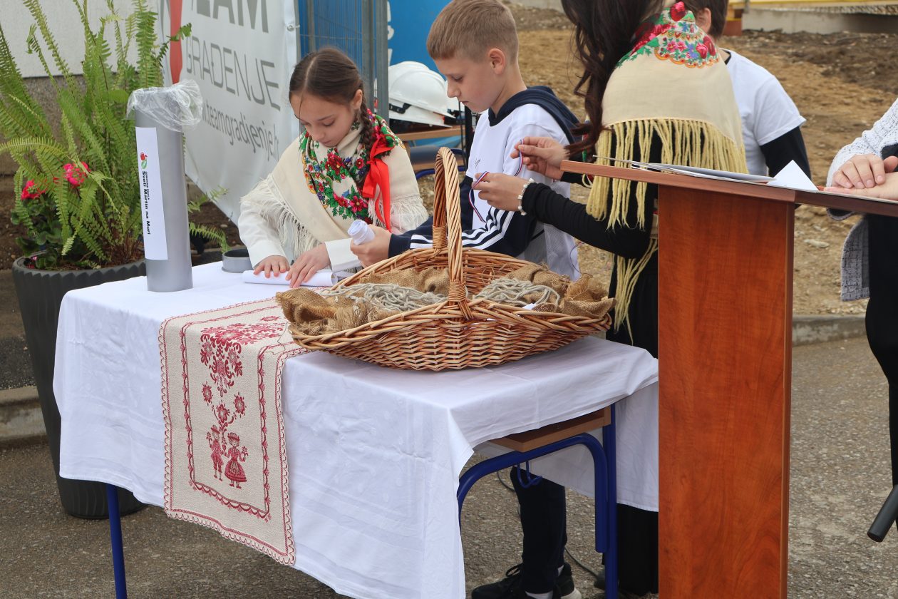 polaganje vremenske kapsule (39)