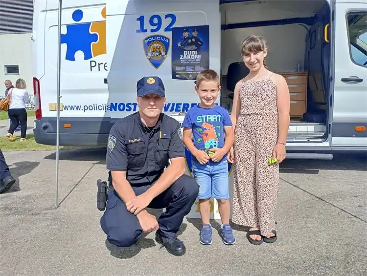 policija – Dani šibe i ribe (6)