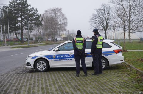 policija akcija vozači ilustracija (13) policija akcija vozači ilustracija (13)